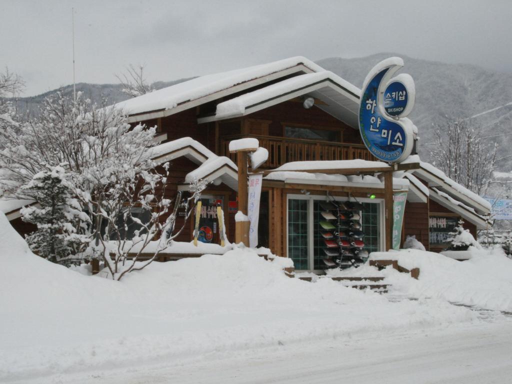 White Cabin Πιόνγκτσανγκ Εξωτερικό φωτογραφία